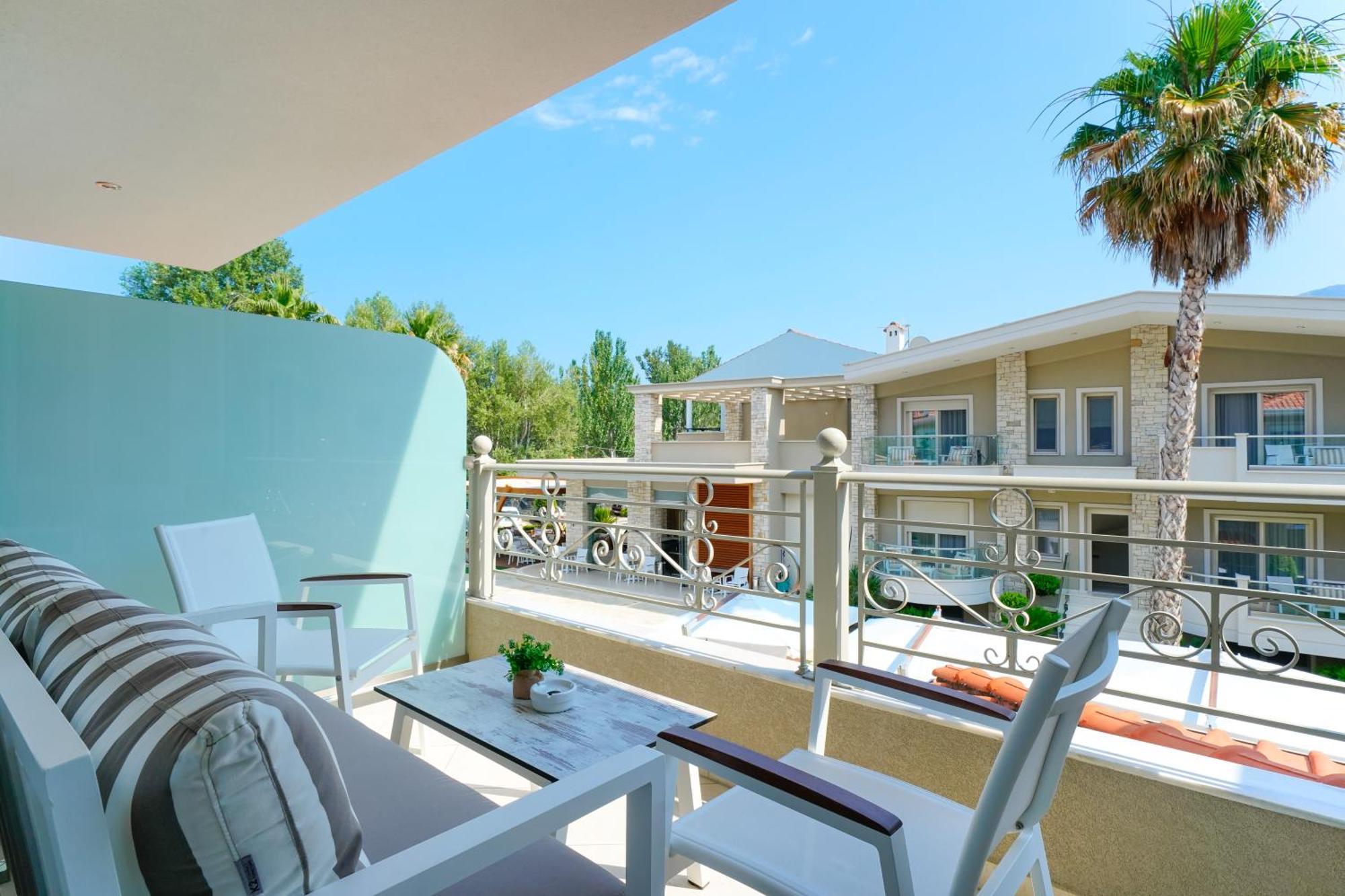Lobelia Luxury Suites Chrysi Ammoudia Exterior foto